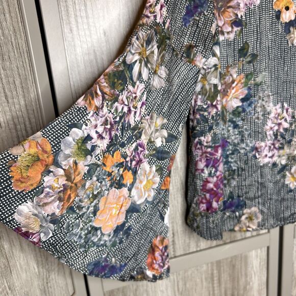 Johnny Was Blouse Floral V Neckline Bell Flare Sleeves Size S - Picture 4 of 6